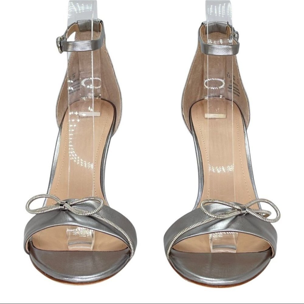 Pour La Victoire Elanna Grey Leather Metal Bow Accent Womens Heels - Picture 5 of 16